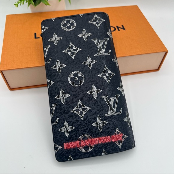 ❗️SOLD 🔥LOUIS VUITTON Rare edition Monogram Reverse Portefeuille Brazza - Picture 7 of 10